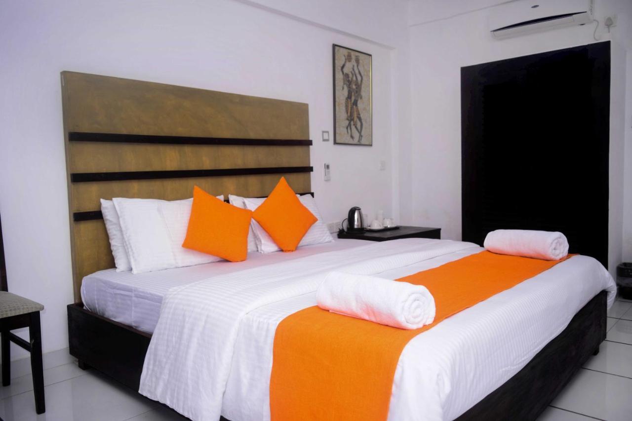 360 Beach Residence Negombo Exterior foto